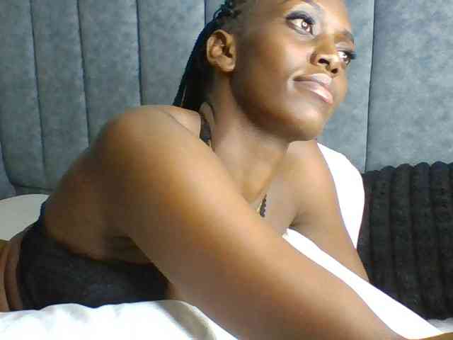 Sexymaya22 webcam