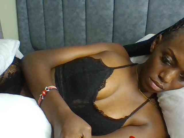 Sexymaya22 webcam