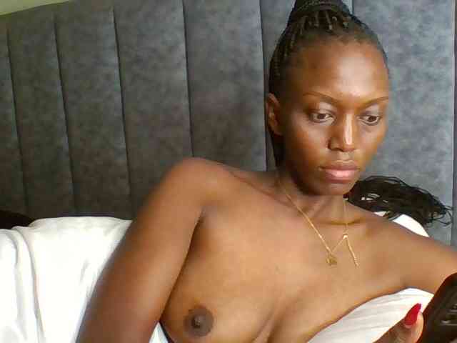 Sexymaya22 webcam