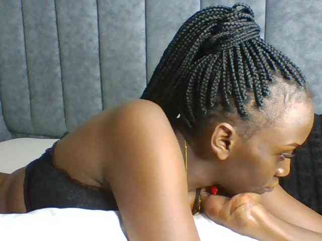 Sexymaya22 webcam