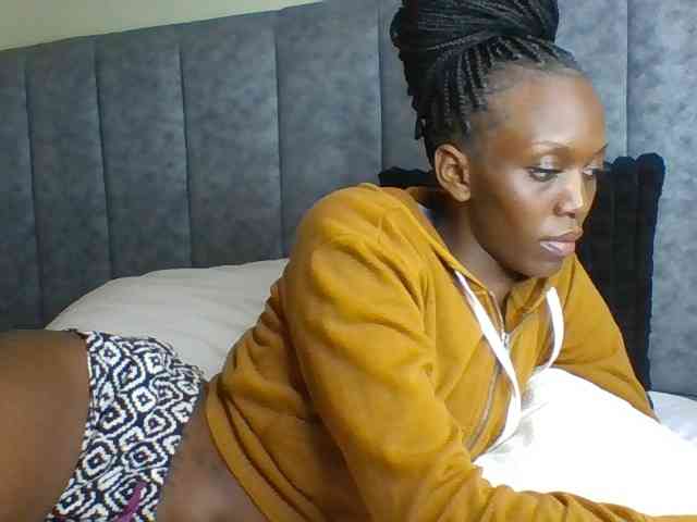 Sexymaya22 webcam