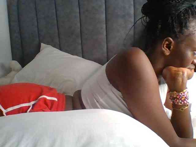 Sexymaya22 webcam