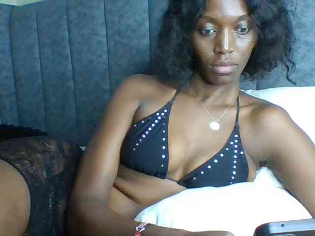 Sexymaya22 webcam