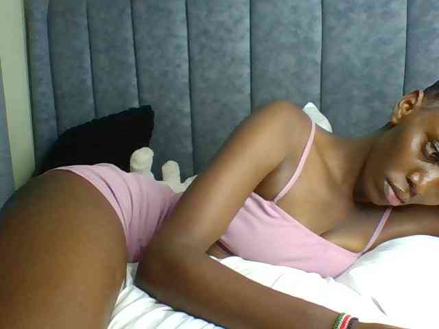 Sexymaya22 webcam