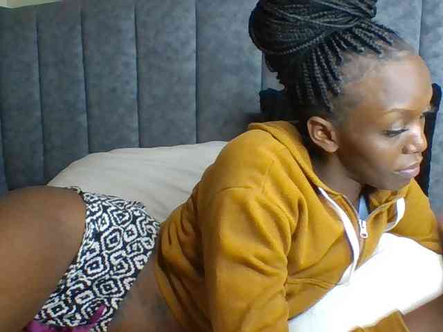 Sexymaya22 webcam