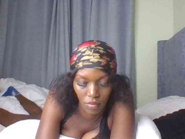 Sexymaya22 webcam