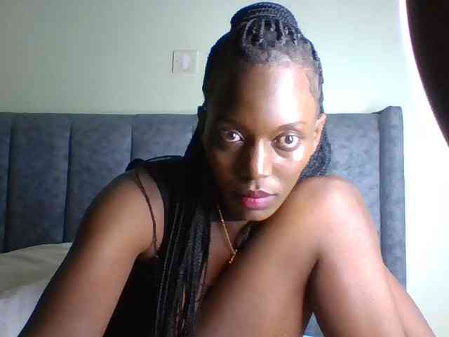 Sexymaya22 webcam