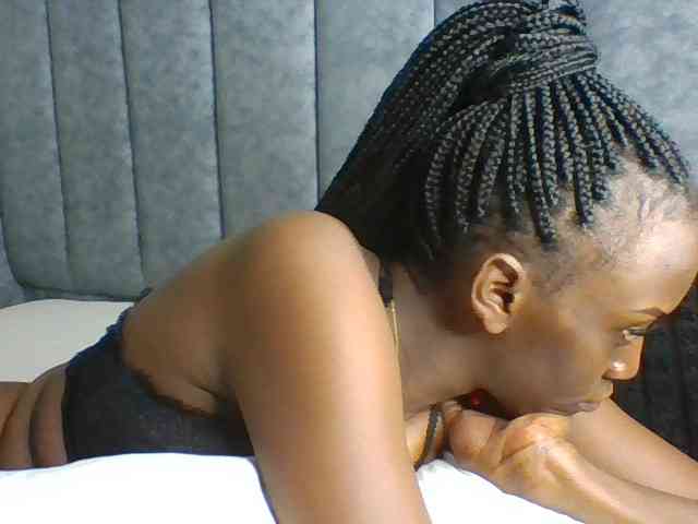 Sexymaya22 webcam