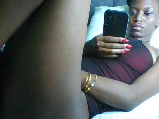 Sexymaya22 webcam