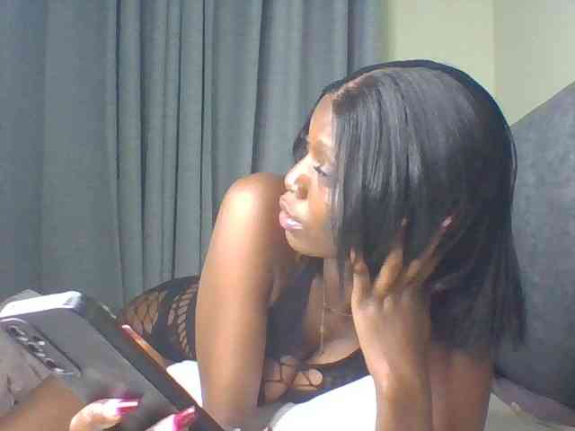 Sexymaya22 webcam
