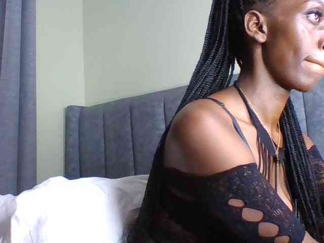 Sexymaya22 webcam