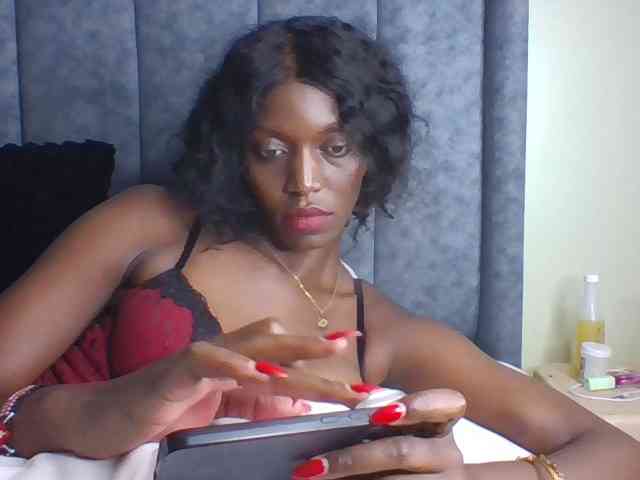 Sexymaya22 webcam