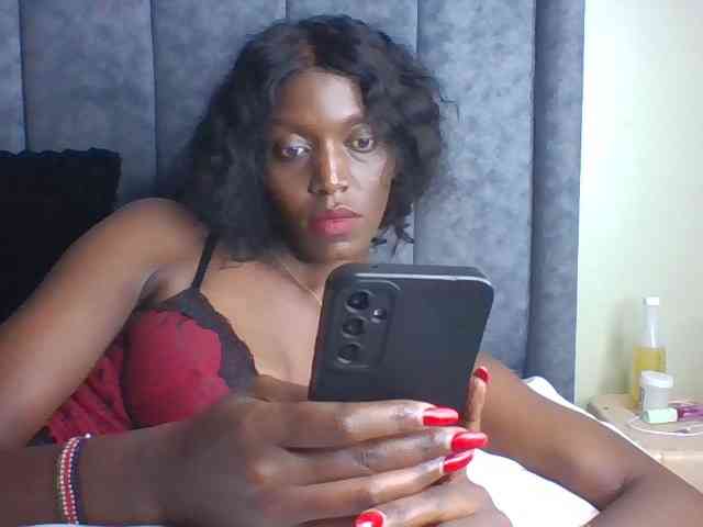 Sexymaya22 webcam