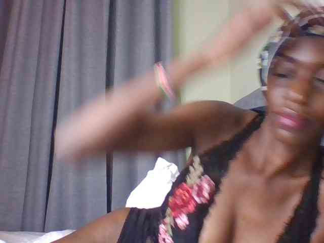 Sexymaya22 webcam