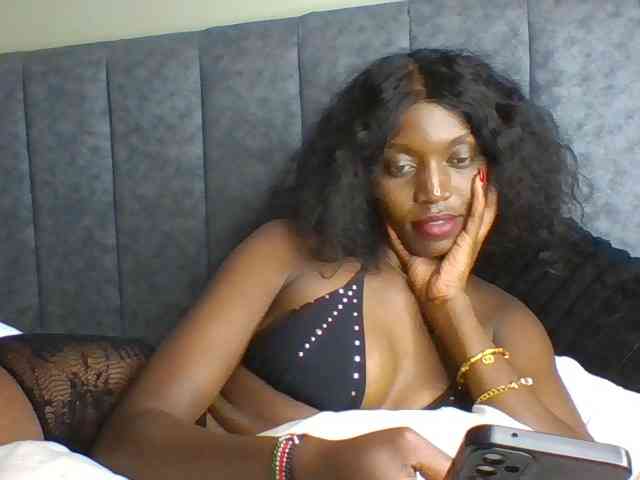 Sexymaya22 webcam