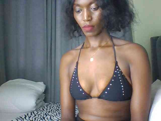 Sexymaya22 webcam