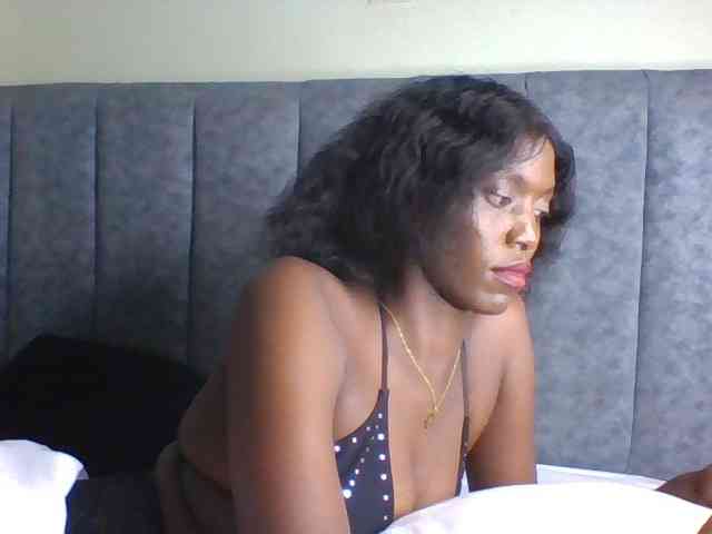 Sexymaya22 webcam