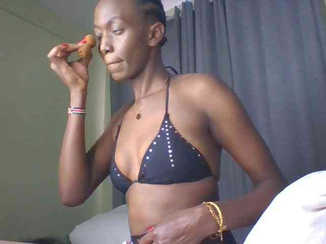 Sexymaya22 webcam