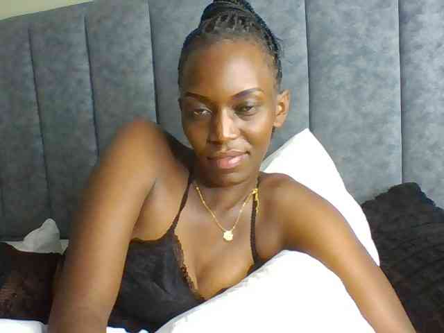 Sexymaya22 webcam