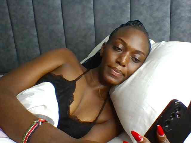 Sexymaya22 webcam