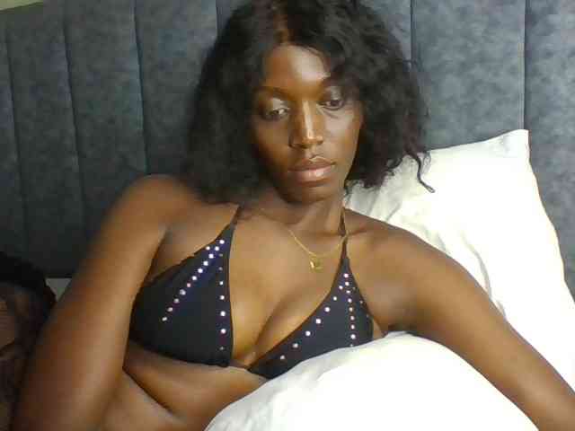 Sexymaya22 webcam