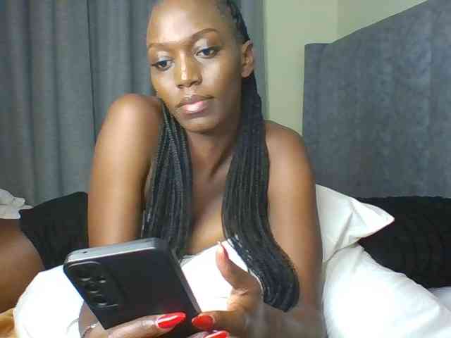 Sexymaya22 webcam