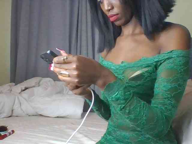 Sexymaya22 webcam