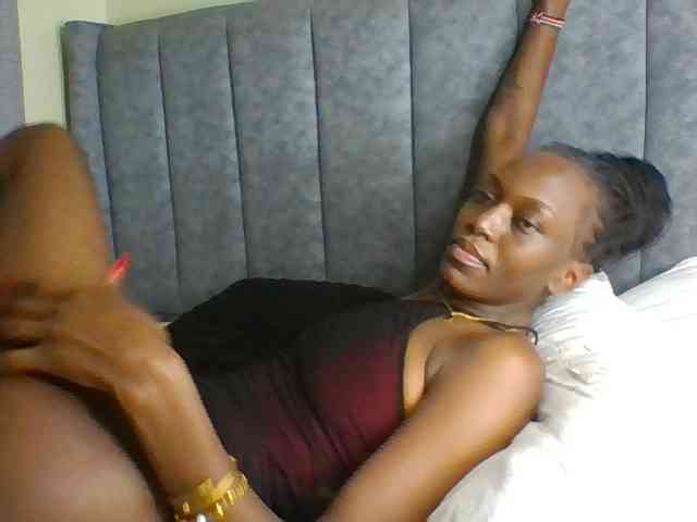 Sexymaya22 webcam