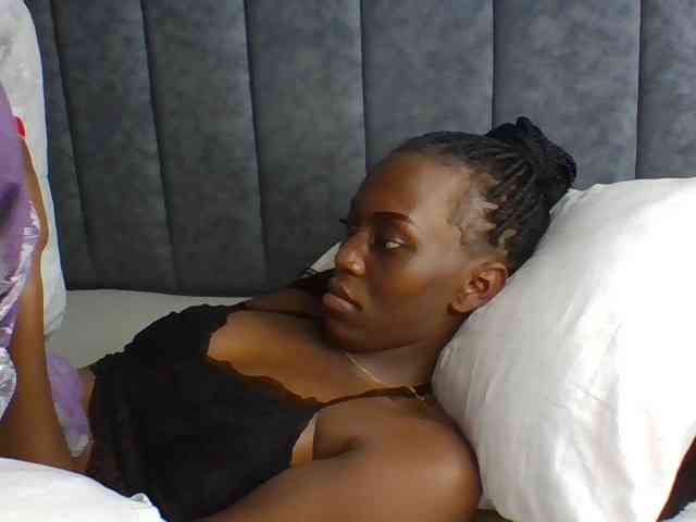 Sexymaya22 webcam