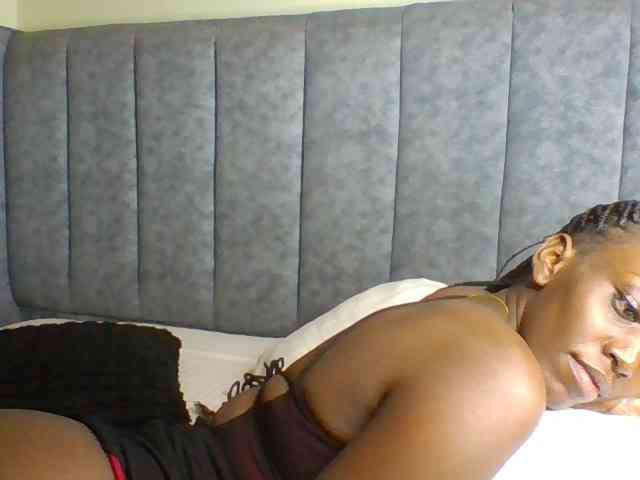 Sexymaya22 webcam