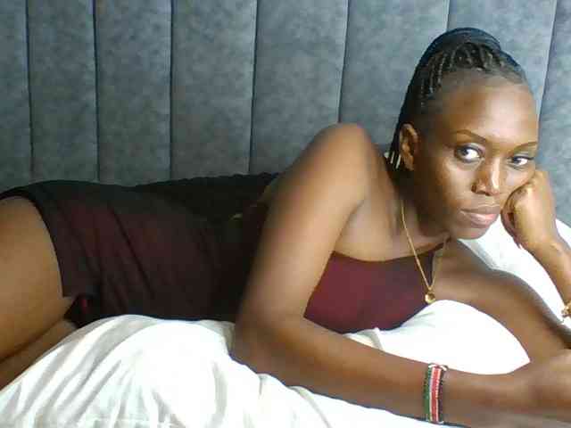 Sexymaya22 webcam