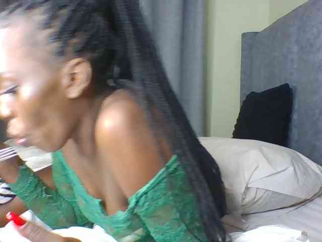Sexymaya22 webcam