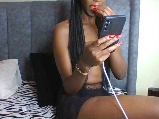 Sexymaya22 webcam