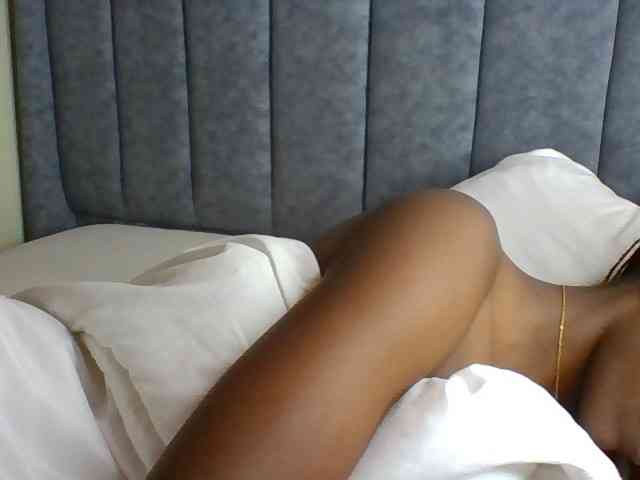 Sexymaya22 webcam