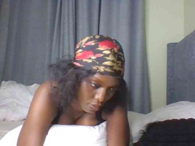 Sexymaya22 webcam