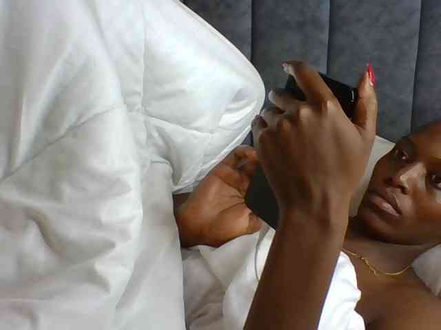 Sexymaya22 webcam