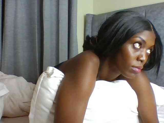 Sexymaya22 webcam