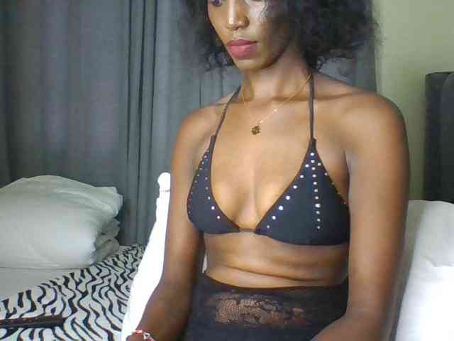 Sexymaya22 webcam