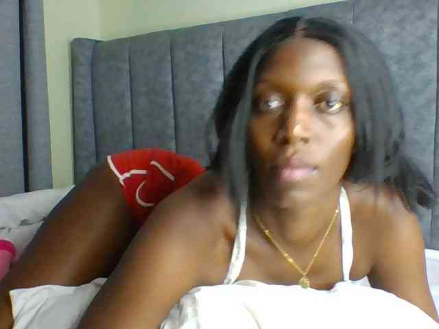 Sexymaya22 webcam