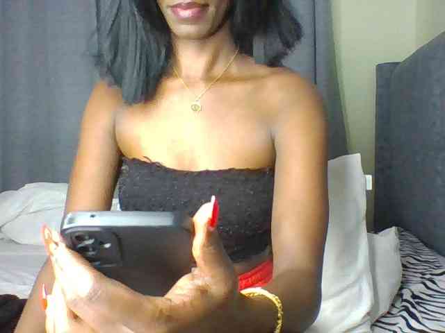 Sexymaya22 webcam