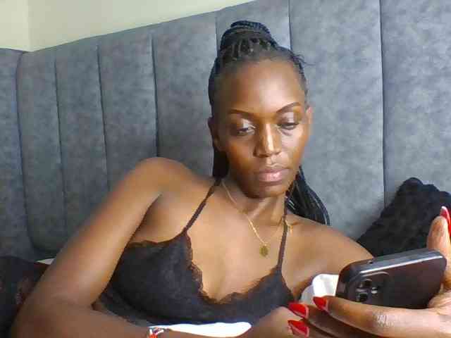 Sexymaya22 webcam