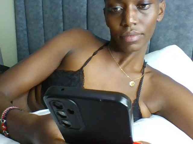 Sexymaya22 webcam