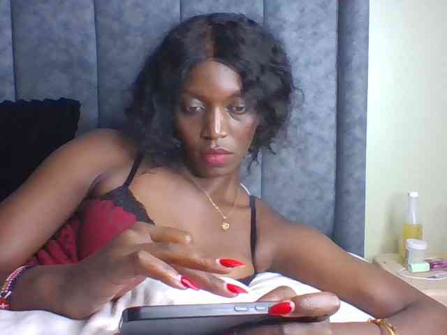 Sexymaya22 webcam