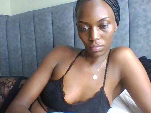 Sexymaya22 webcam