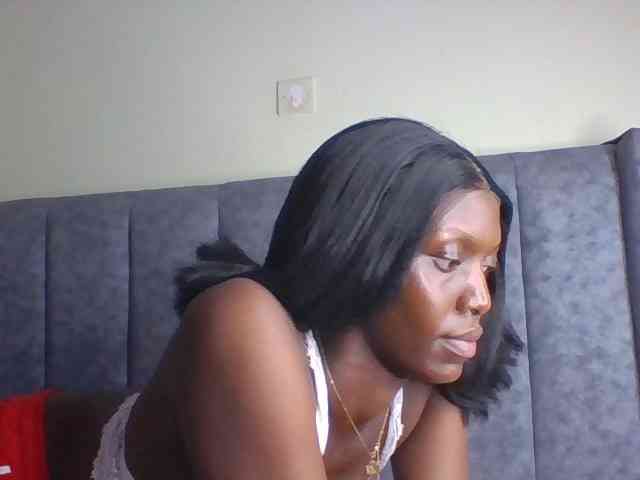 Sexymaya22 webcam