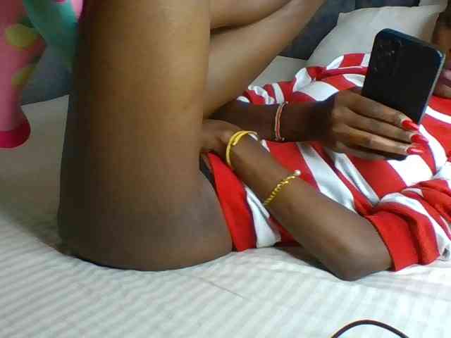 Sexymaya22 webcam