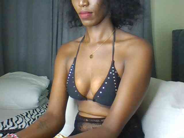 Sexymaya22 webcam