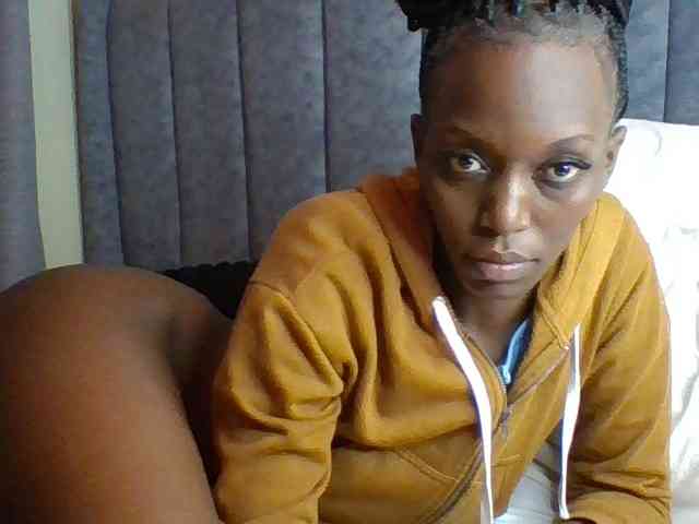 Sexymaya22 webcam