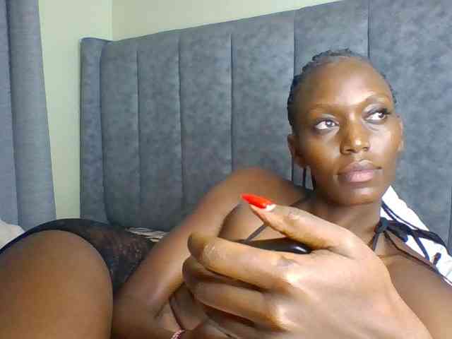 Sexymaya22 webcam