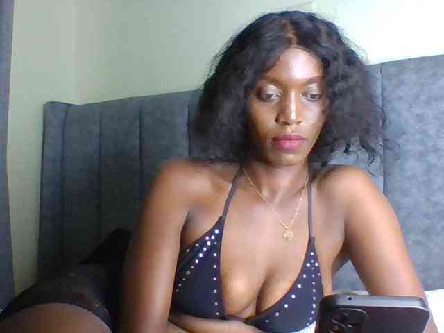 Sexymaya22 webcam